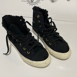Worn 2 times converse high top